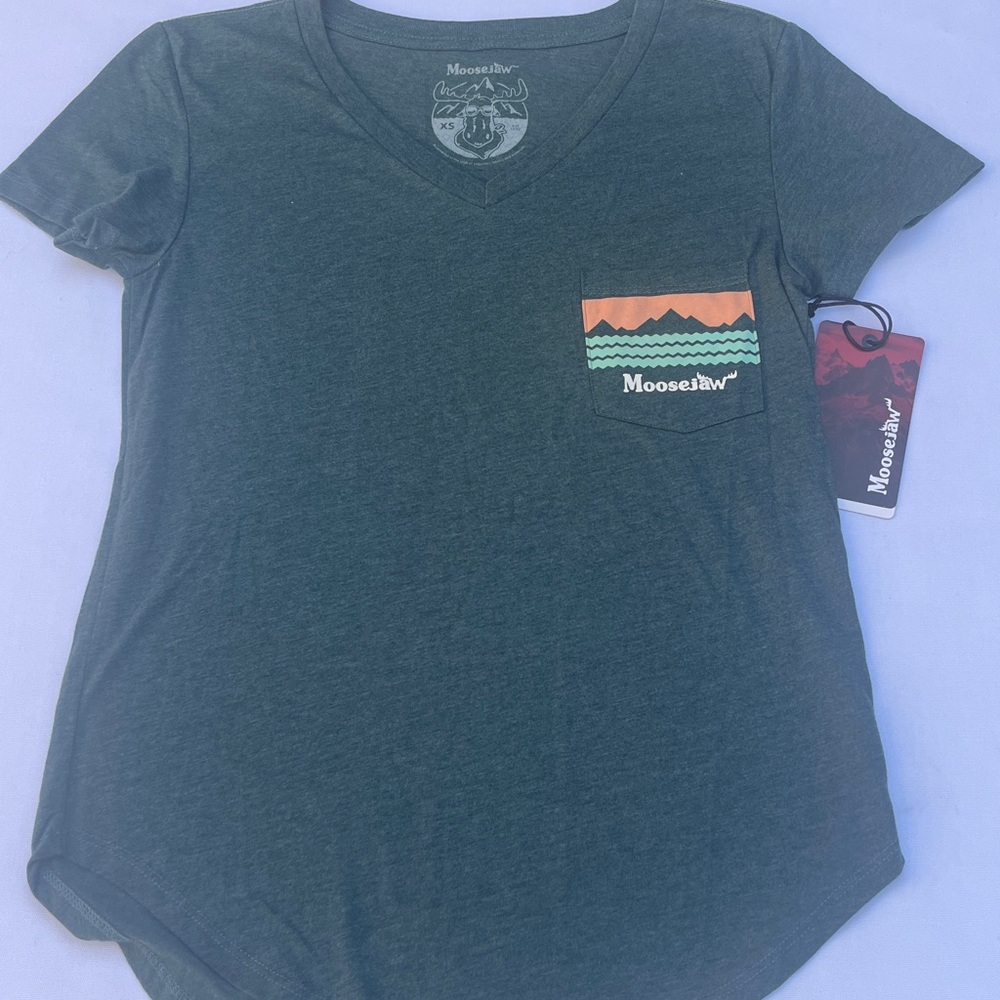 Moosejaw T-Shirt Women’s Short Sleeve Crew Neck Graphic Logo Outdoors Print